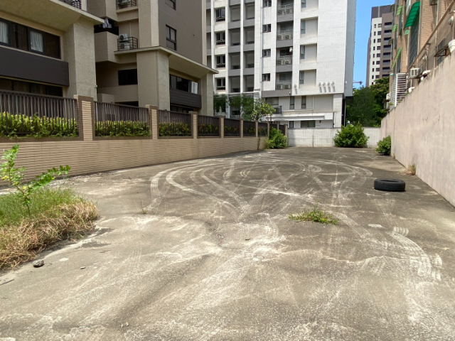 高雄大學芳鄰美建地,高雄市楠梓區藍田中段