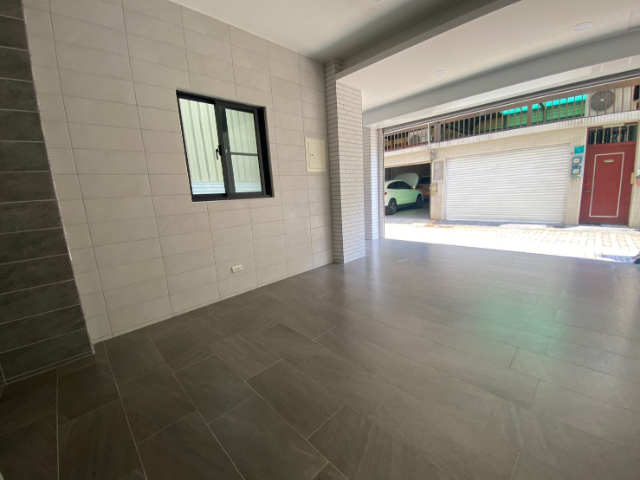 建興學區稀有面寬車墅,台南市中西區大同路一段