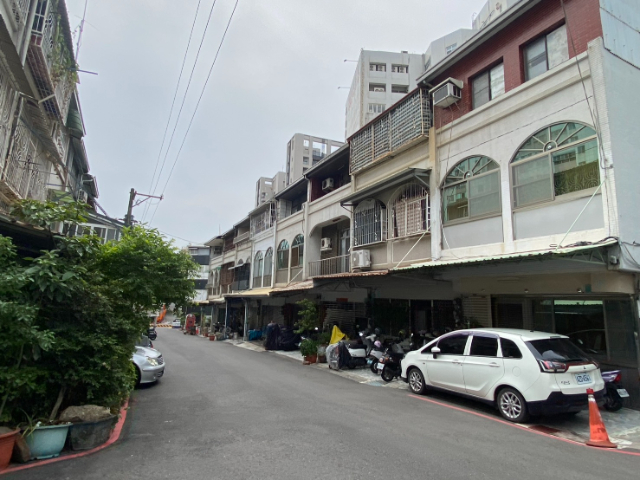 東門路靜巷面寬透天