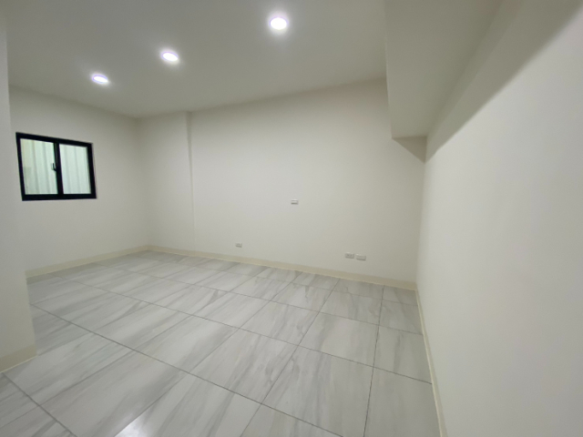 體育公園芳鄰精美車墅,台南市南區大同路二段４８２巷