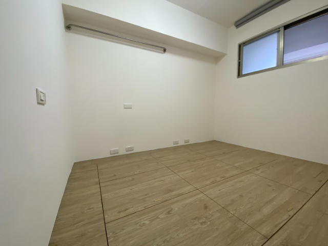 探索公園芳鄰三房車位華廈,台南市永康區永中街